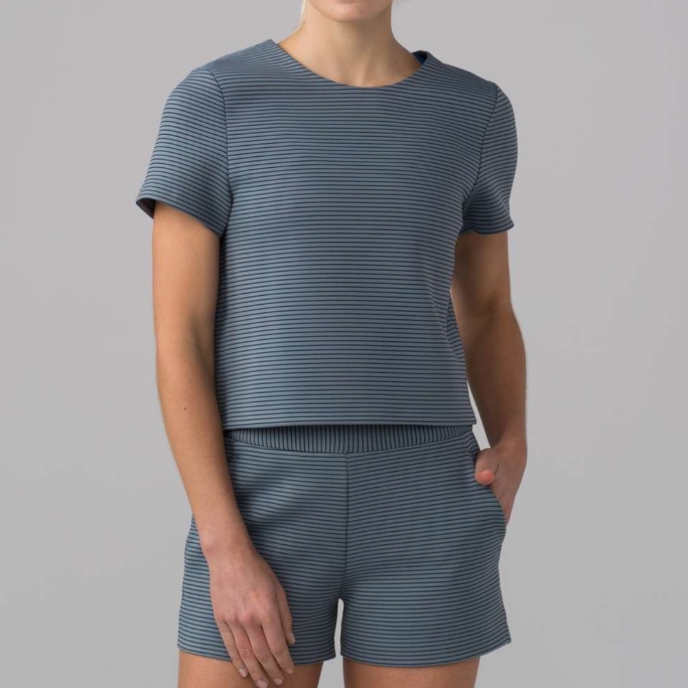 NWOT Lululemon Shaped Short Sleeve Top Striped Sz 10